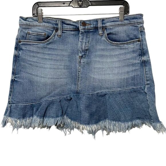 BLANK NYC Frayed Asymmetrical Ruffle Hem Denim Mini Skirt 31 - Picture 2 of 7